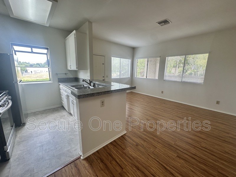 Beautiful Upper Level, Corner Unit Condo! property image
