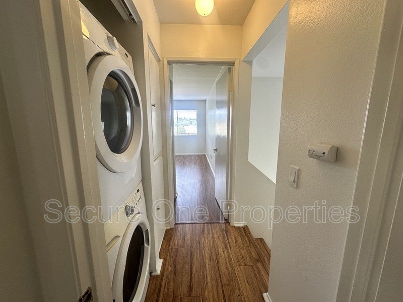 Beautiful Upper Level, Corner Unit Condo! property image