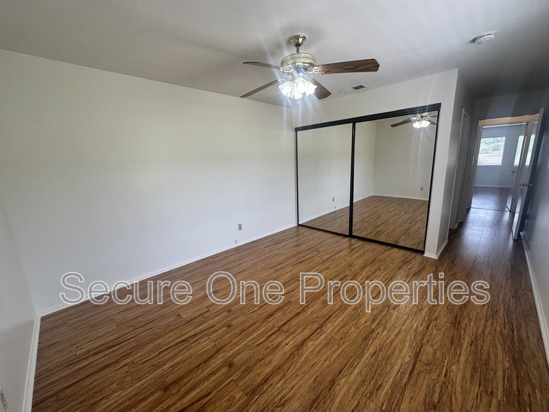 Beautiful Upper Level, Corner Unit Condo! property image