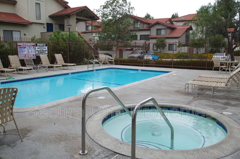 Beautiful Upper Level, Corner Unit Condo! property image