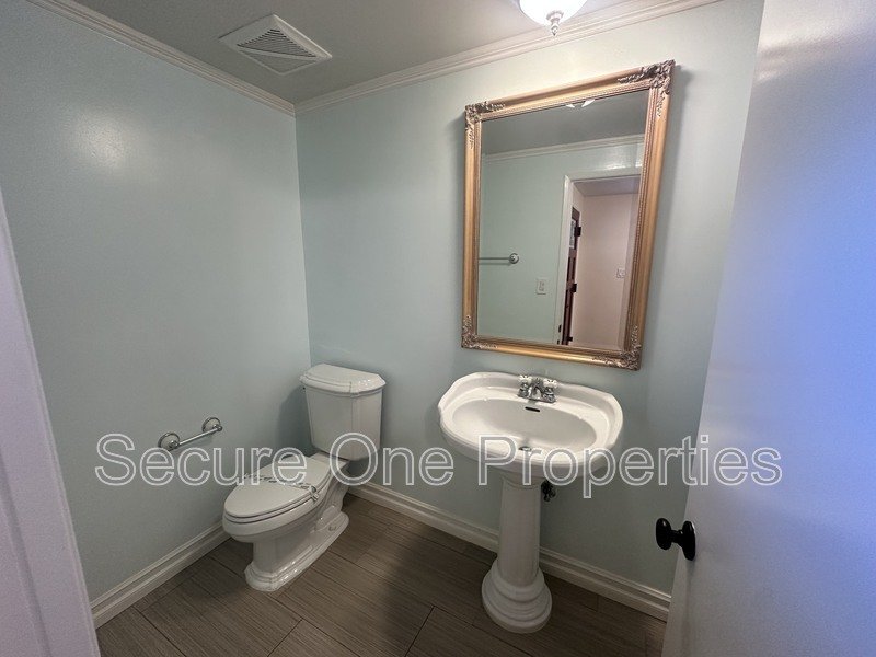 Stunning Woodland Hills Pool Home! property image