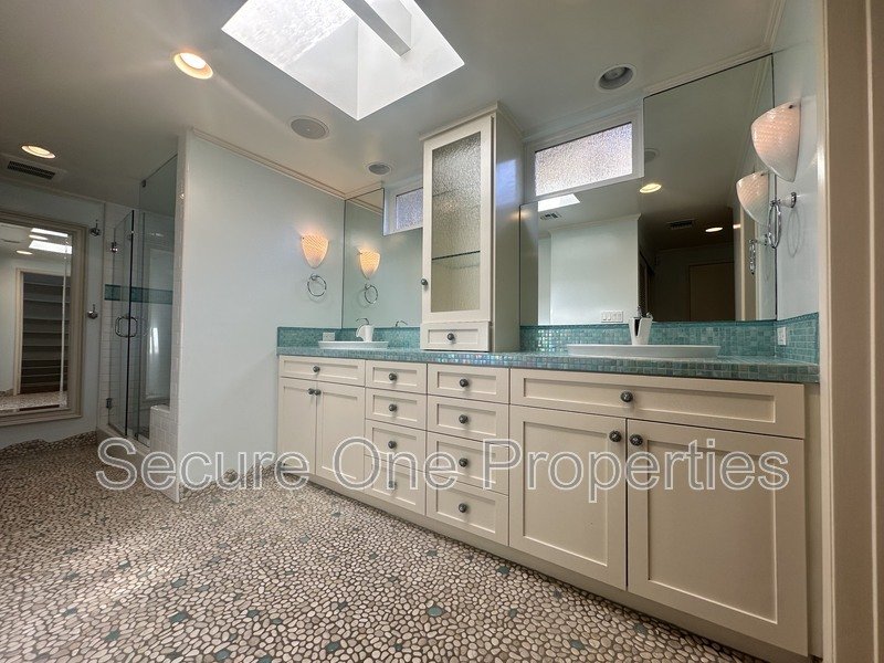 Stunning Woodland Hills Pool Home! property image