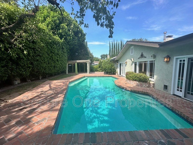 Stunning Woodland Hills Pool Home! property image