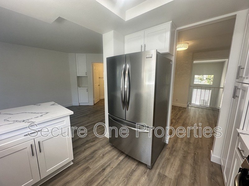Beautifully renovated Thousand Oaks townhome with 2 primary suites! property image