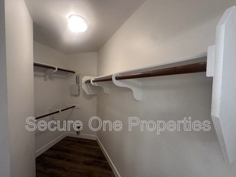 Beautifully renovated Thousand Oaks townhome with 2 primary suites! property image