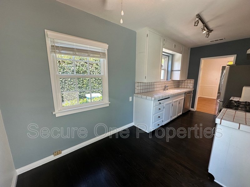 Gorgeous Pool home in Burbank's Rancho Neighborhood! property image