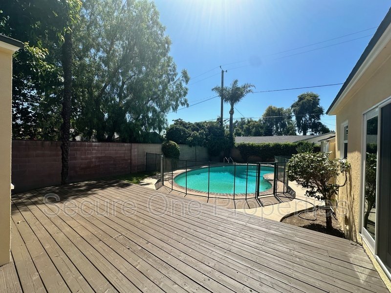 Gorgeous Pool home in Burbank's Rancho Neighborhood! property image