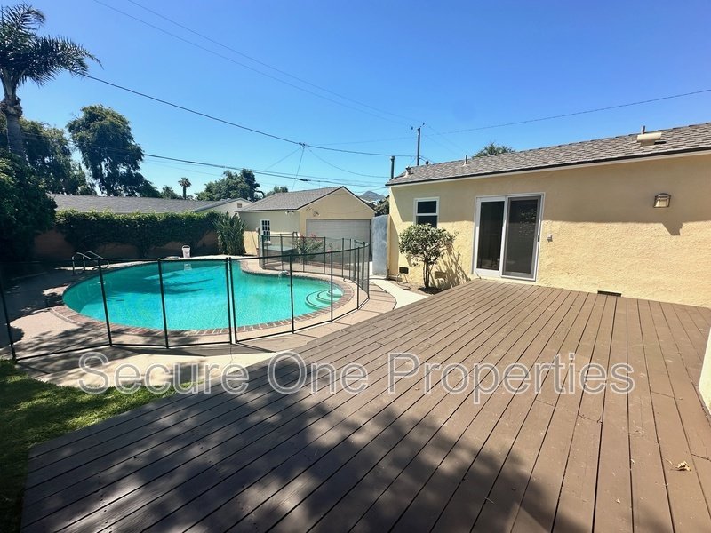 Gorgeous Pool home in Burbank's Rancho Neighborhood! property image