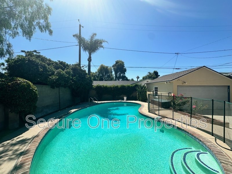 Gorgeous Pool home in Burbank's Rancho Neighborhood! property image