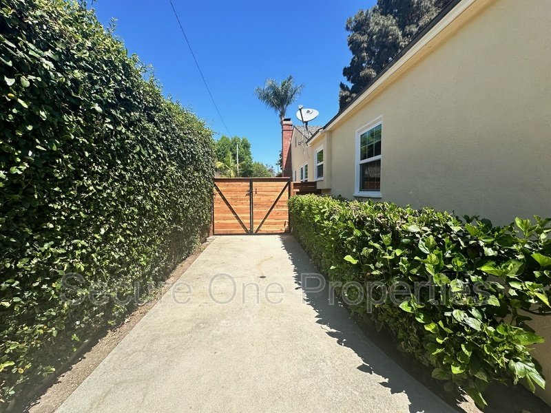 Gorgeous Pool home in Burbank's Rancho Neighborhood! property image