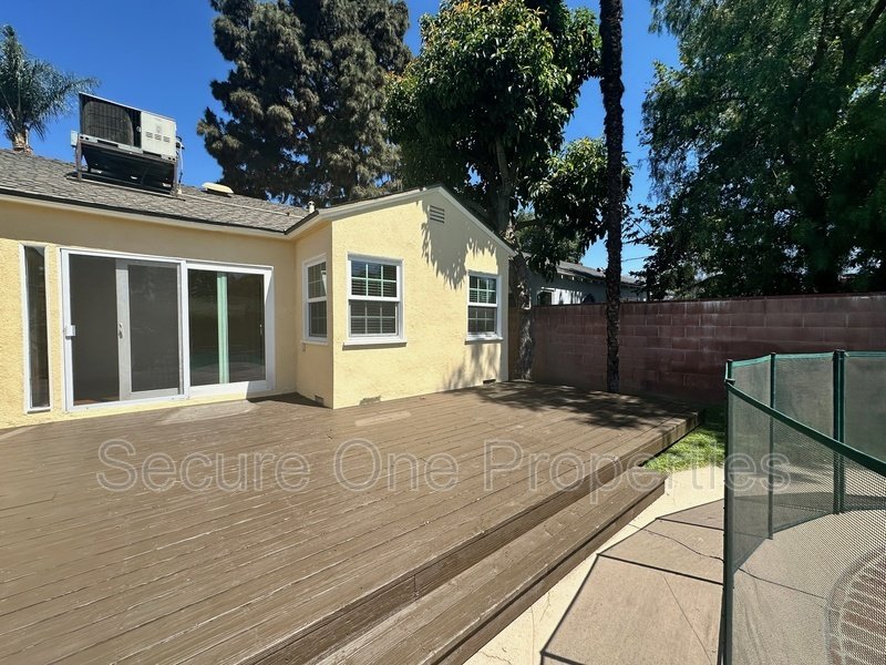 Gorgeous Pool home in Burbank's Rancho Neighborhood! property image