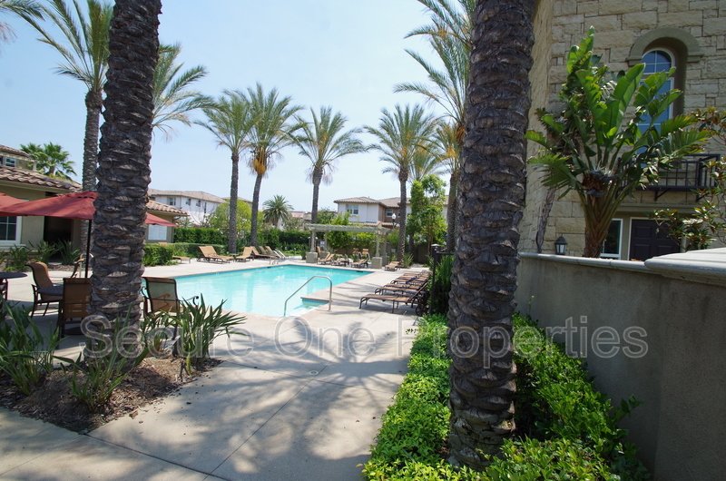 Beautifully Upgraded TOP FLOOR Brookshire Condo! property image