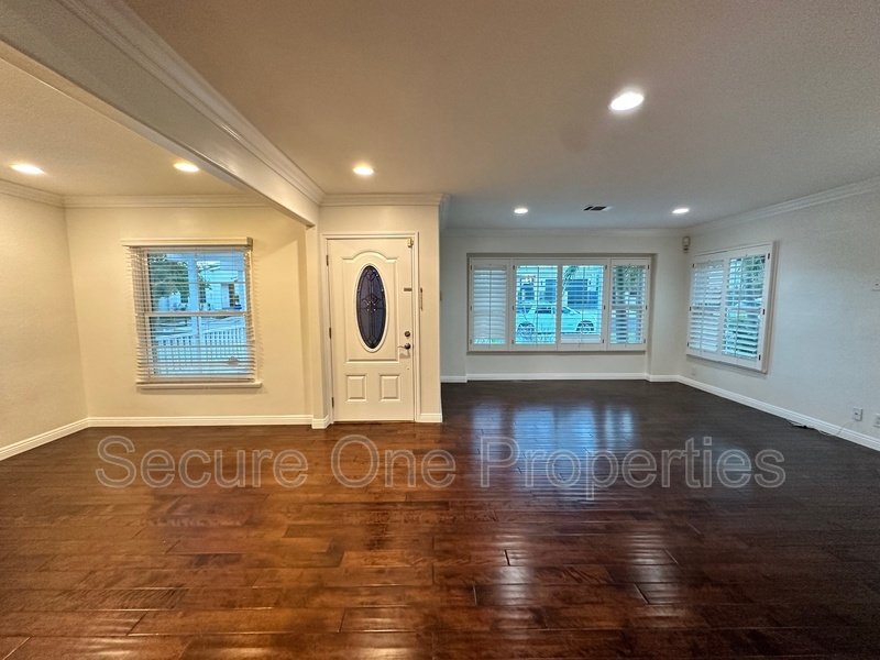 Beautiful Home in Prime Encino Neighborhood! property image