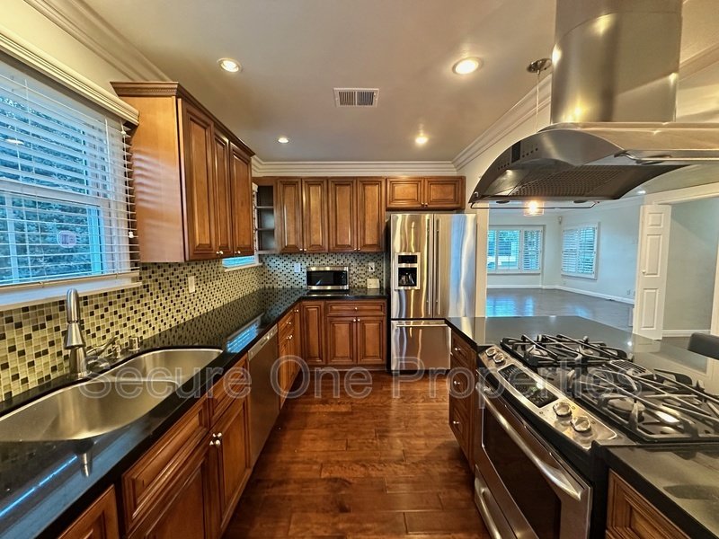 Beautiful Home in Prime Encino Neighborhood! property image