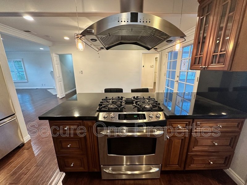 Beautiful Home in Prime Encino Neighborhood! property image