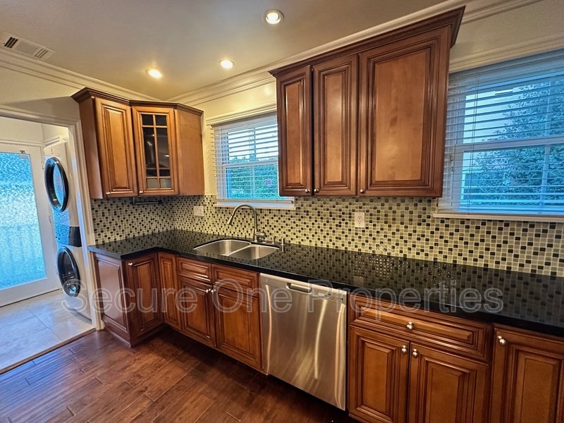 Beautiful Home in Prime Encino Neighborhood! property image