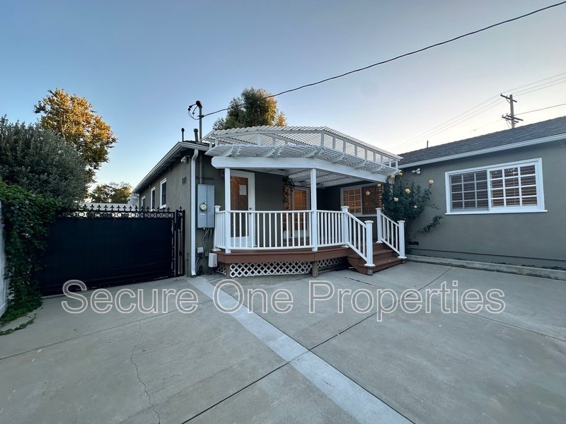 Beautiful Home in Prime Encino Neighborhood! property image